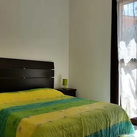 Spacious In With Shared Pool * カステルサルド