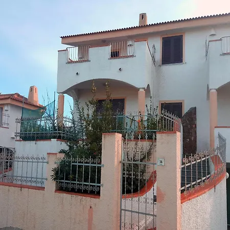 Spacious In With Shared Pool *