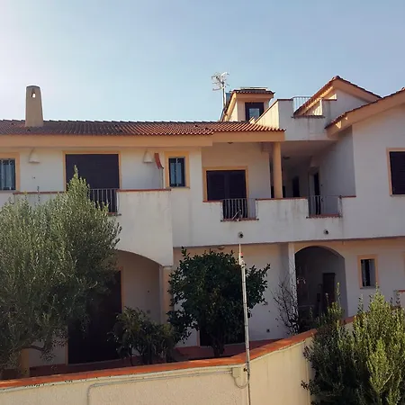 Spacious In With Shared Pool Holiday home